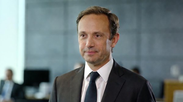 Quel est le rôle du ministre de l'éducation nationale en 2026 ?